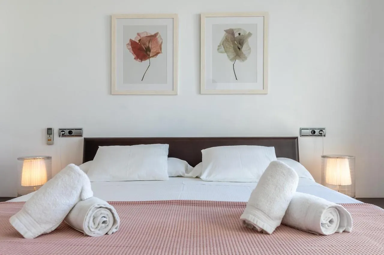 Apartment La Nau - Fantastic Apartment With Hot Tub And Pool, Just Steps Away From Beach بورت دي بوينسا